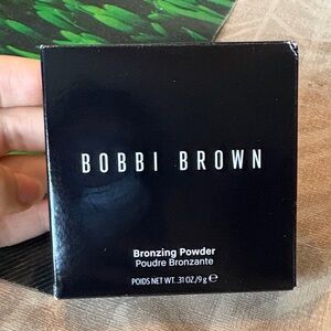 NEW Bobbi Brown Bronzing Powder in Deep